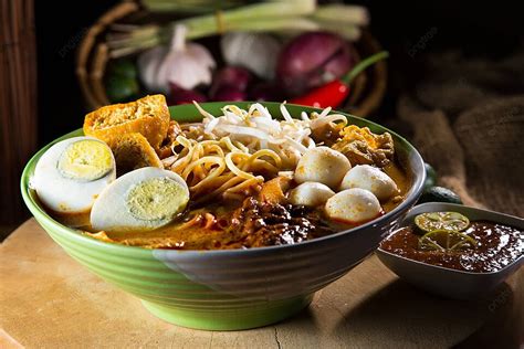  Laksa Johor: ¡Una explosión picante y reconfortante de sabores que te transportarán directamente a Johor Bahru!