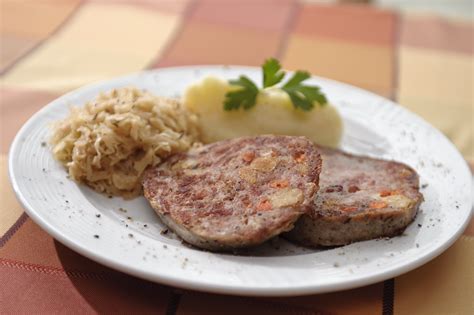  Pfälzer Saumagen: Un manjar picante y confortante perfecto para los días fríos! 