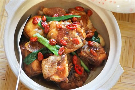  ¿Sabías que el Shaoxing Wine Chicken es un manjar que combina la dulzura del vino con la terneza de la carne?